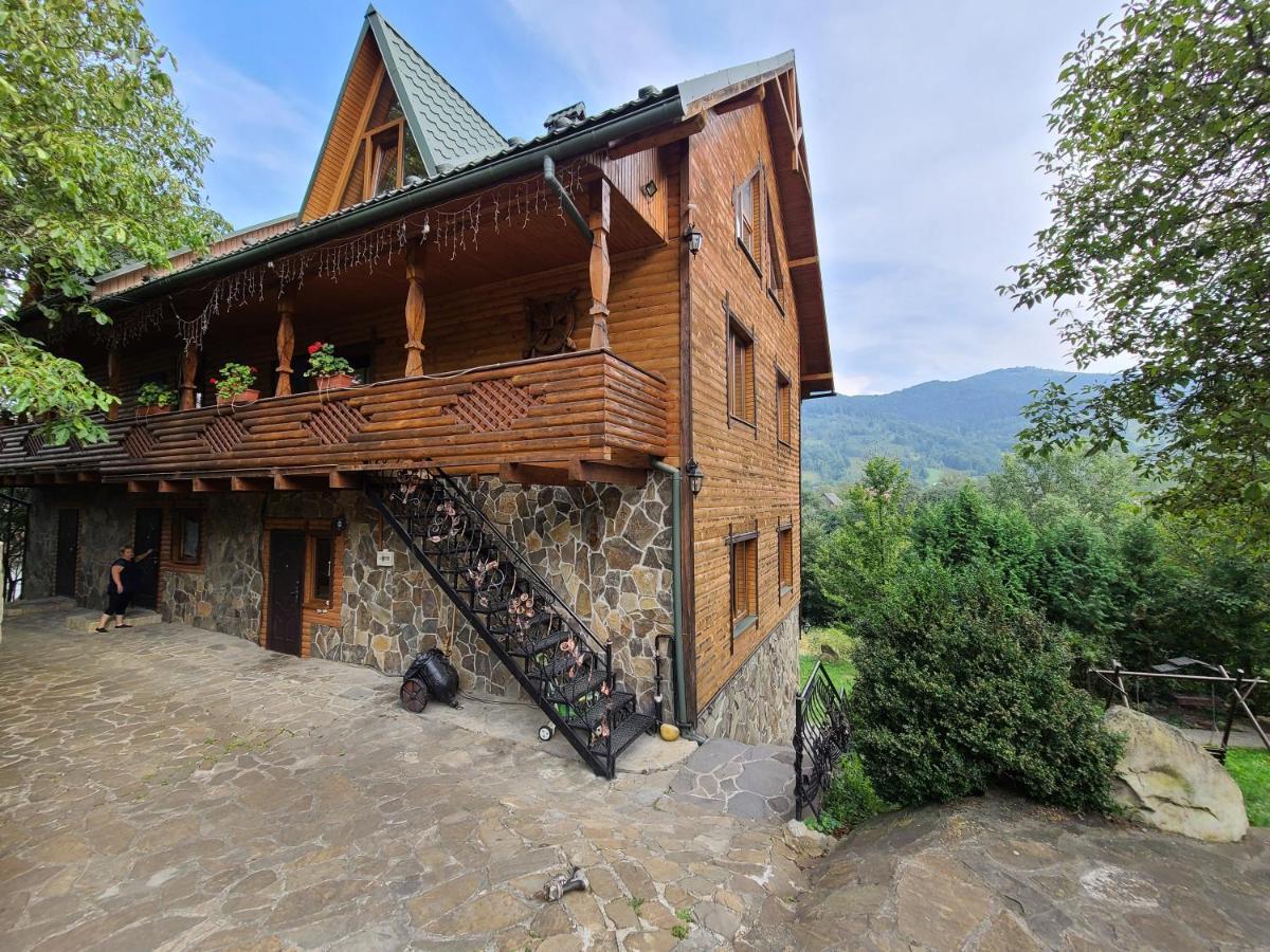 Гуцульська Хата Hotel Яремче Екстериор снимка