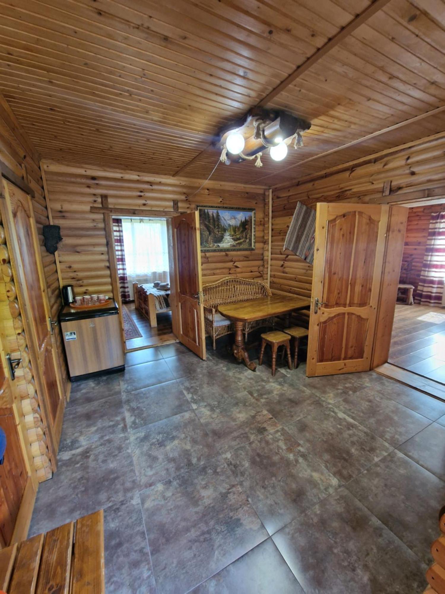 Гуцульська Хата Hotel Яремче Екстериор снимка