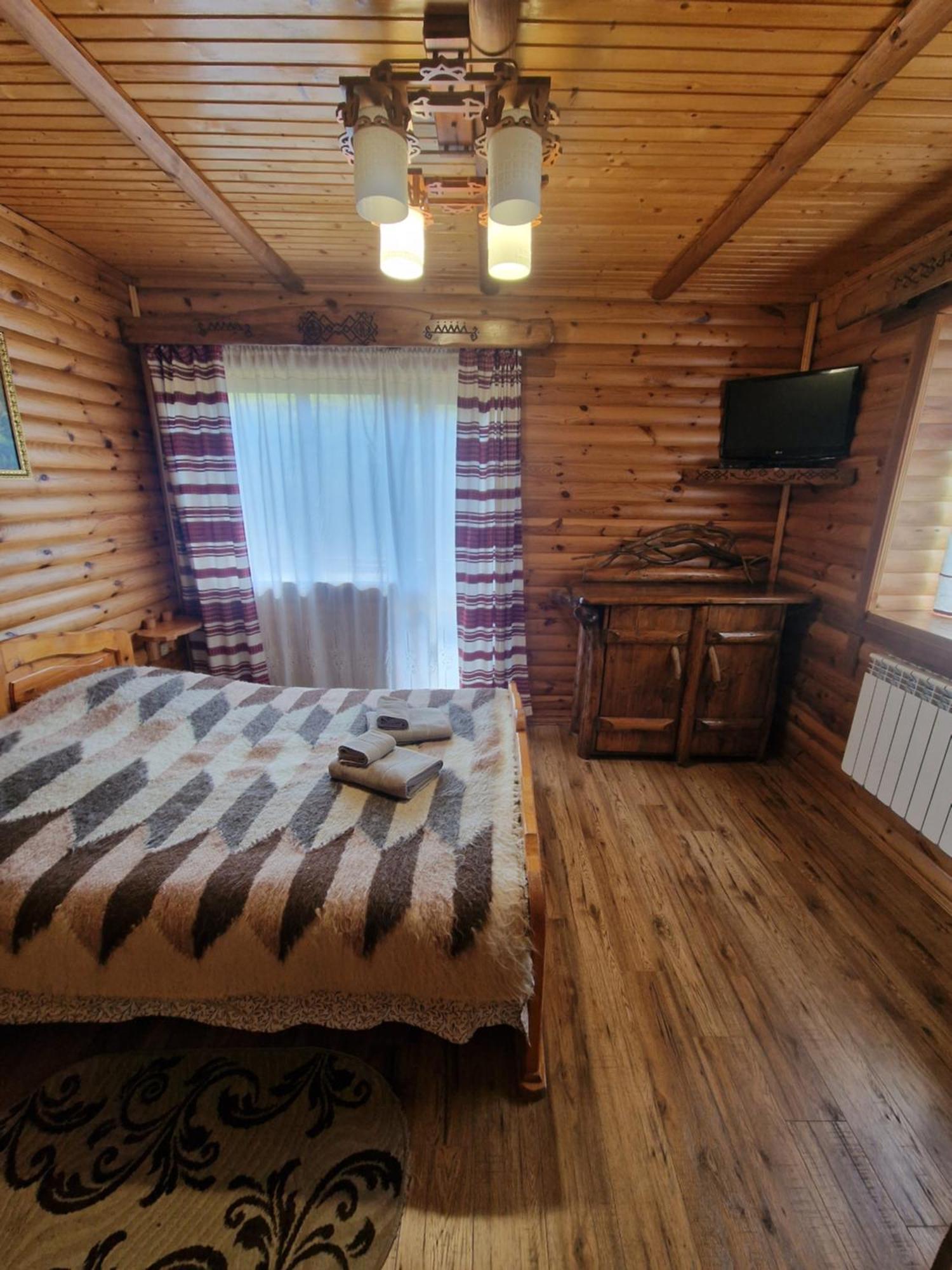 Гуцульська Хата Hotel Яремче Екстериор снимка